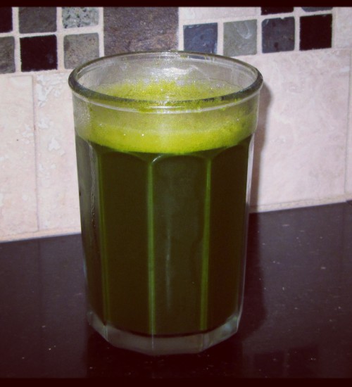 Nettle, spinach, kale, cucumber and carrot juice